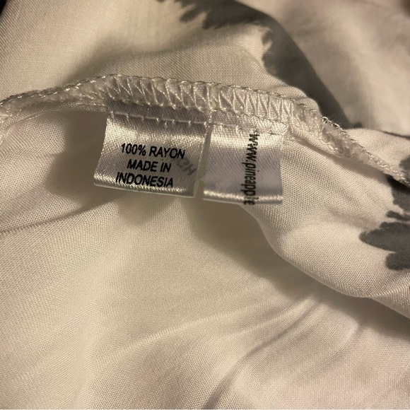 Pineapple Boutique Dress White with Grey Tie Dye Size Small/Medium - Picture 10 of 14